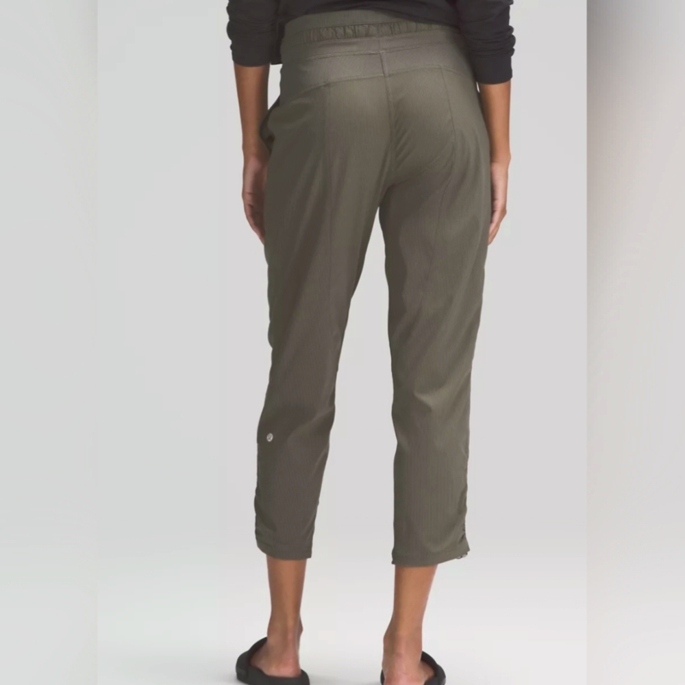 Lululemon Dance Studio Mid-Rise Green- Grey Cropped Pants Size 6 - Picture 2 of 13